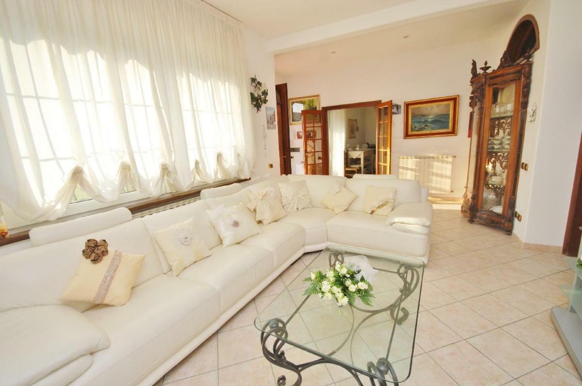 Raffinato Attico Vicino Al Mare Con Solarium Lido Di Camaiore Exterior photo