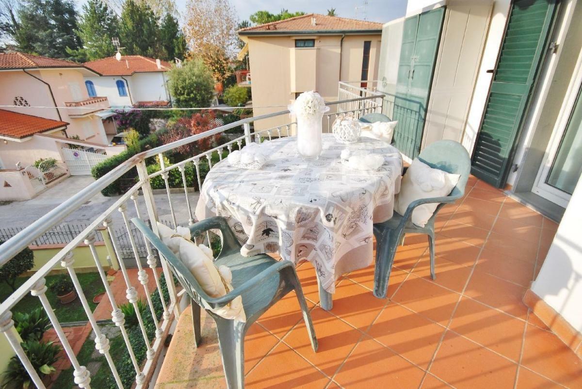 Raffinato Attico Vicino Al Mare Con Solarium Lido Di Camaiore Exterior photo