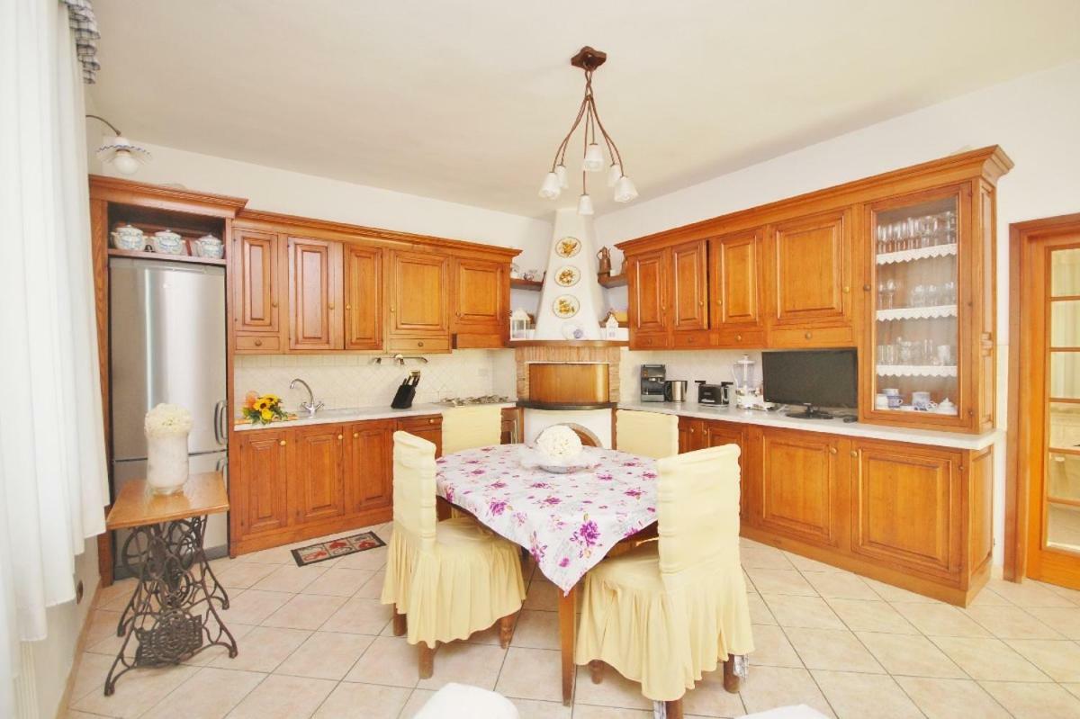 Raffinato Attico Vicino Al Mare Con Solarium Lido Di Camaiore Exterior photo